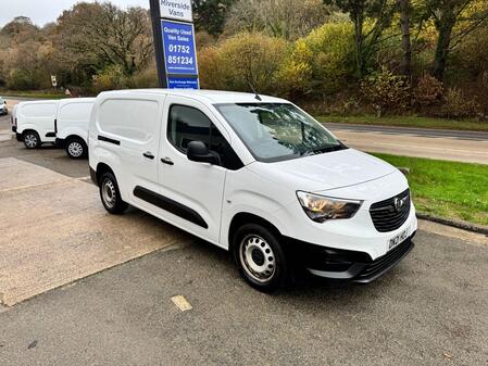 VAUXHALL COMBO 1.5 Turbo D 2300 Dynamic