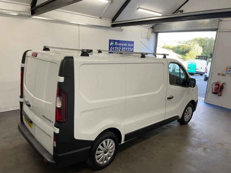 RENAULT TRAFIC