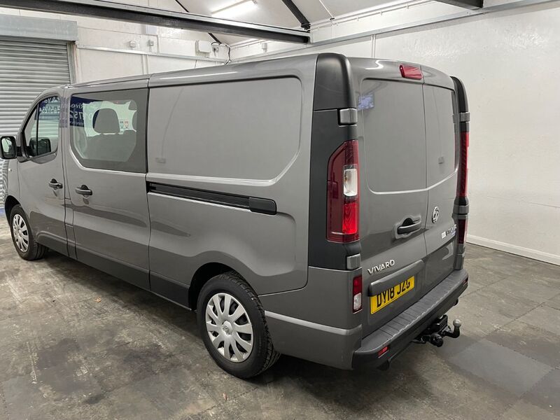 VAUXHALL VIVARO