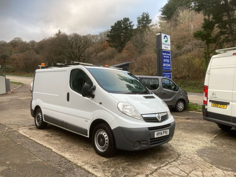 VAUXHALL VIVARO