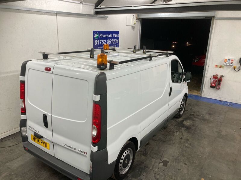 VAUXHALL VIVARO