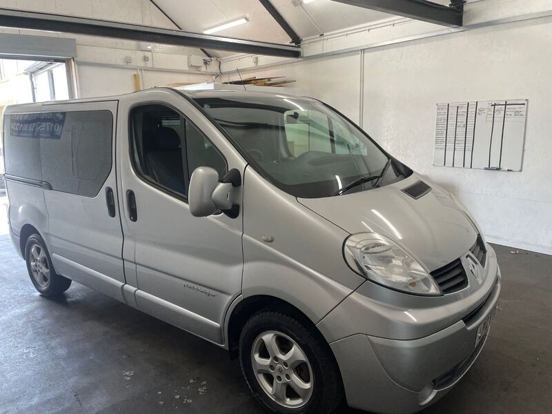 RENAULT TRAFIC