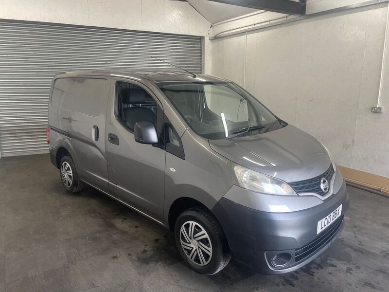 NISSAN NV200