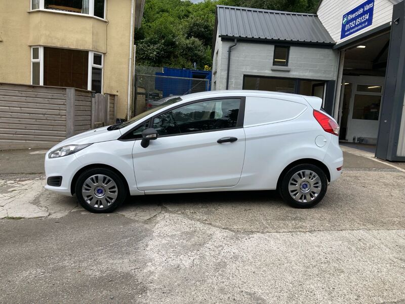 FORD FIESTA VAN