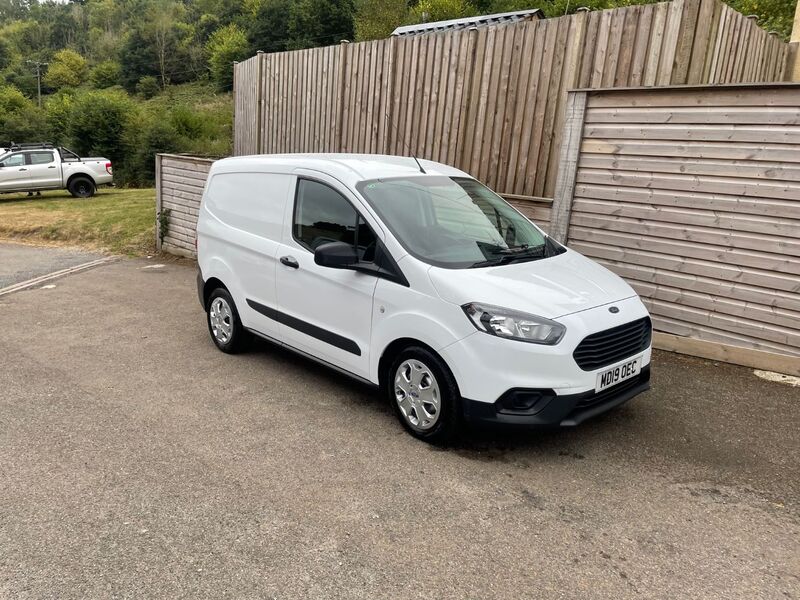 FORD TRANSIT COURIER