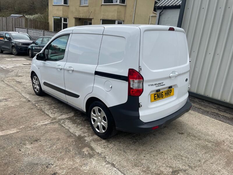 FORD TRANSIT COURIER