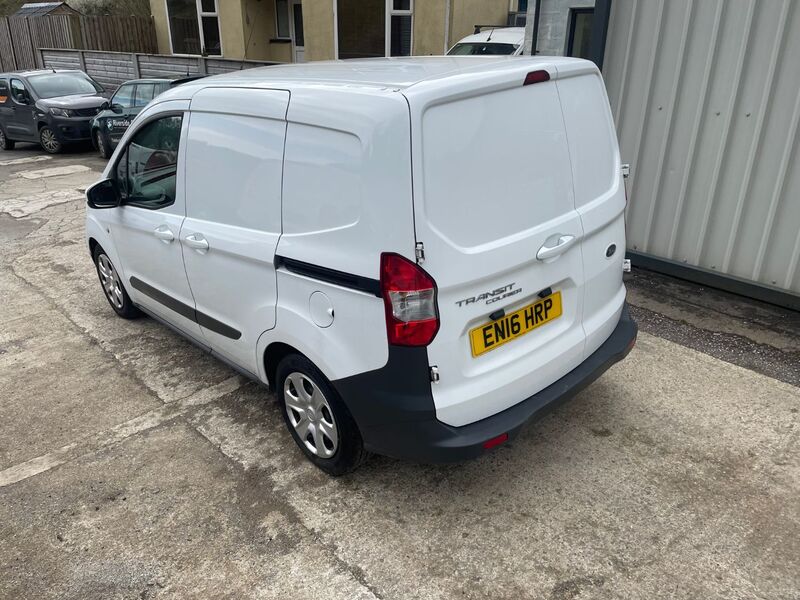 FORD TRANSIT COURIER